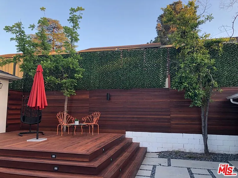 4217 Irvine Ave — Photo 40