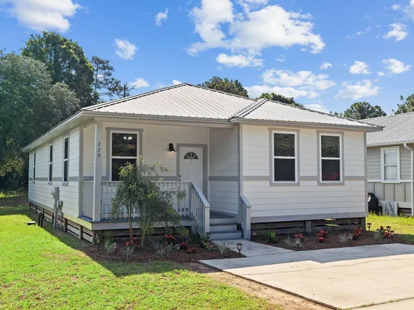 229 County Line Rd, Niceville, FL 32578