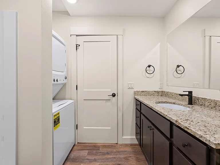 Latitude 46 Apartments — Photo 19