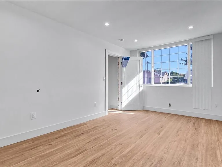 20431 Acre St — Photo 3
