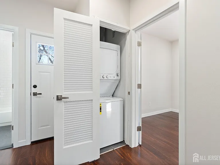826 George St #1STFL — Photo 17