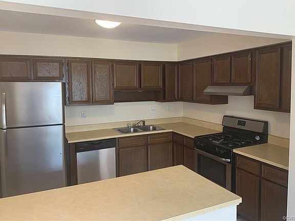 3rd image of 6003 Newington Dr