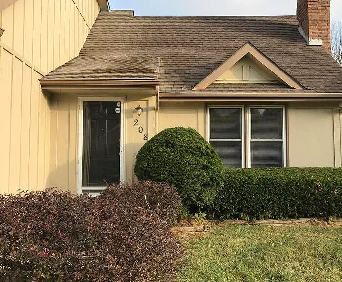 208 NW 101st St — Photo 1
