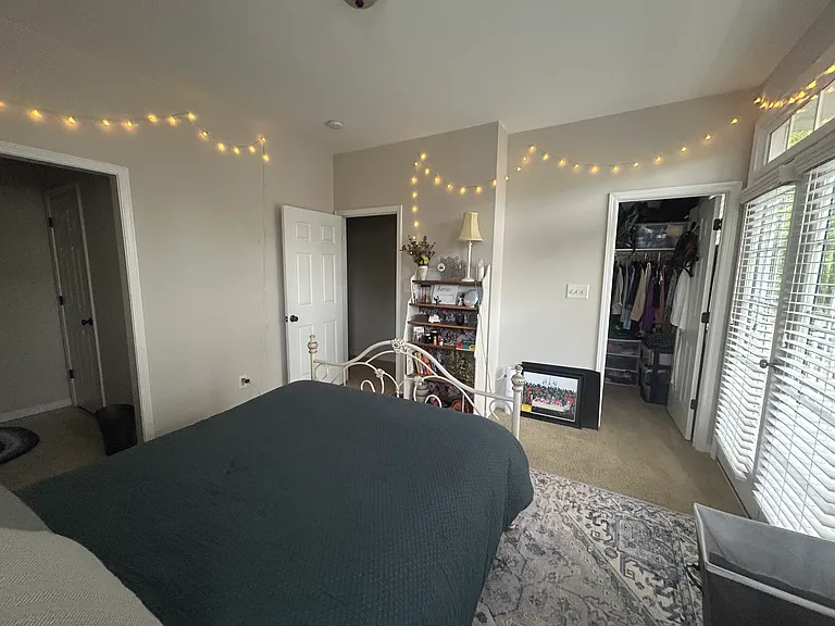 Christopher Dr — Photo 10
