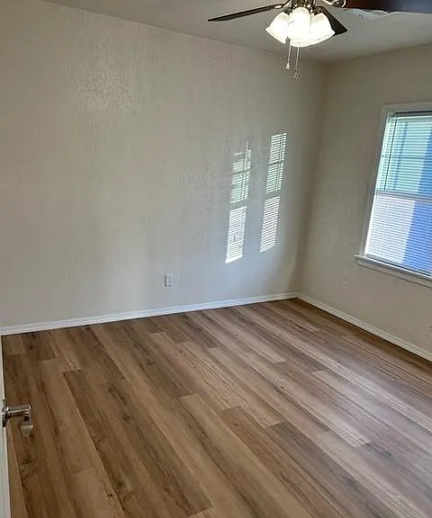 2120 N Everest Ave — Photo 9