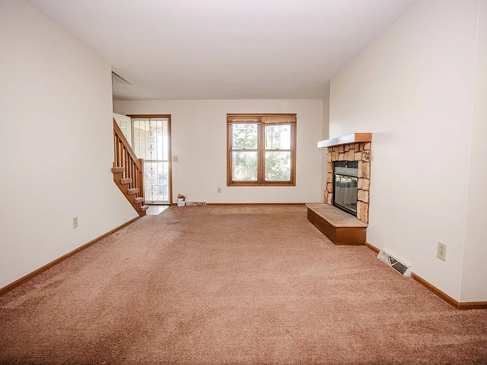 4208 Foxfire Ct