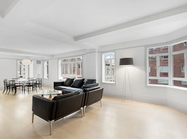 21 East 61st Street image 1 of 32