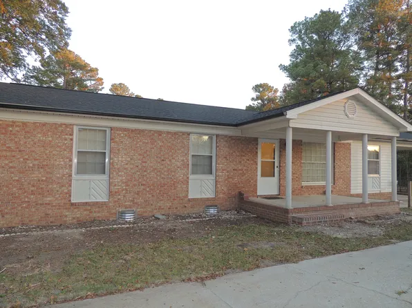 1113 Strickland Bridge Rd, Fayetteville, NC 28304