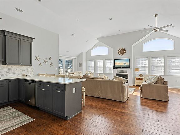 5th image of 3514 Landis Ave #301