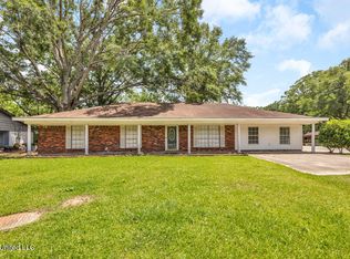 1320 Sally Dr, Picayune, MS 39466
