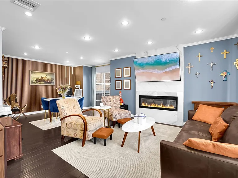 1304 S Mayflower Ave #A — Photo 3