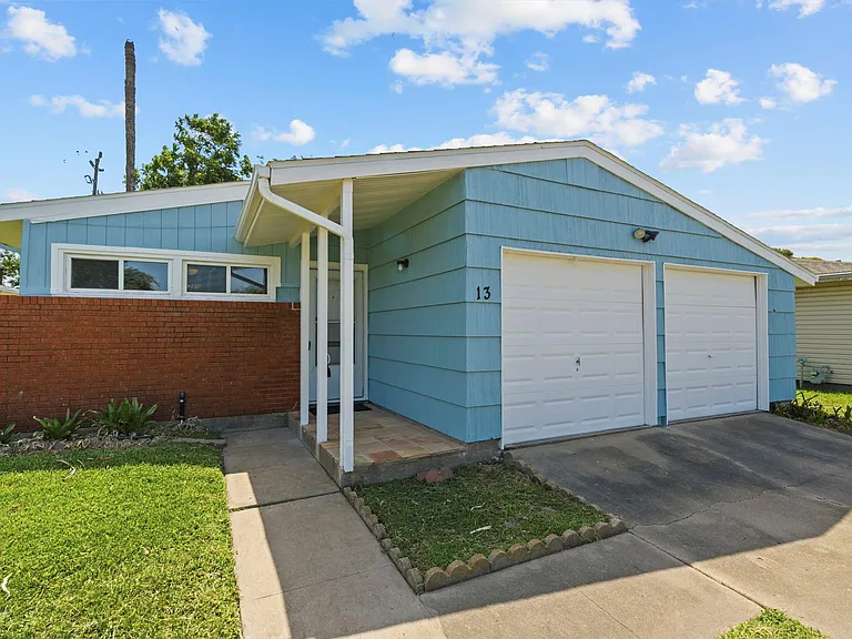 13 Lyncrest Dr — Photo 3