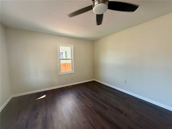 3rd image of 1404 Moultrie Ave