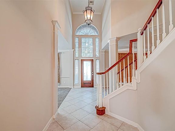 4th image of 2602 Canyon Bluff Dr