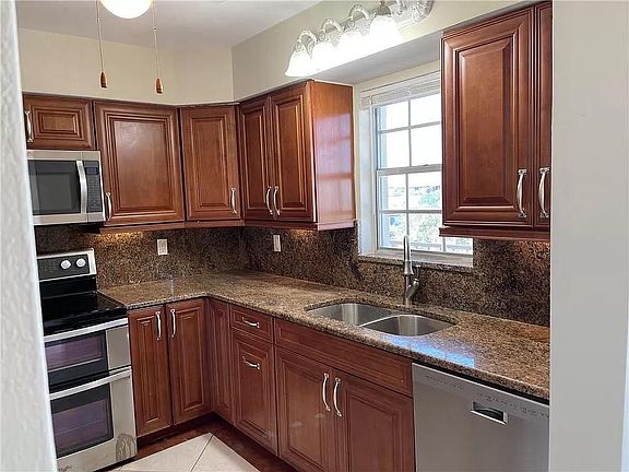 2nd image of 2333 Indian River Blvd APT 503