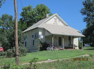 512 5th St, Dawson, NE 68337