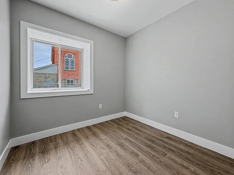 199 Pine St #2 — Photo 10