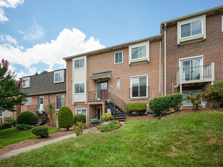 4634 Conwell Dr — Photo 3