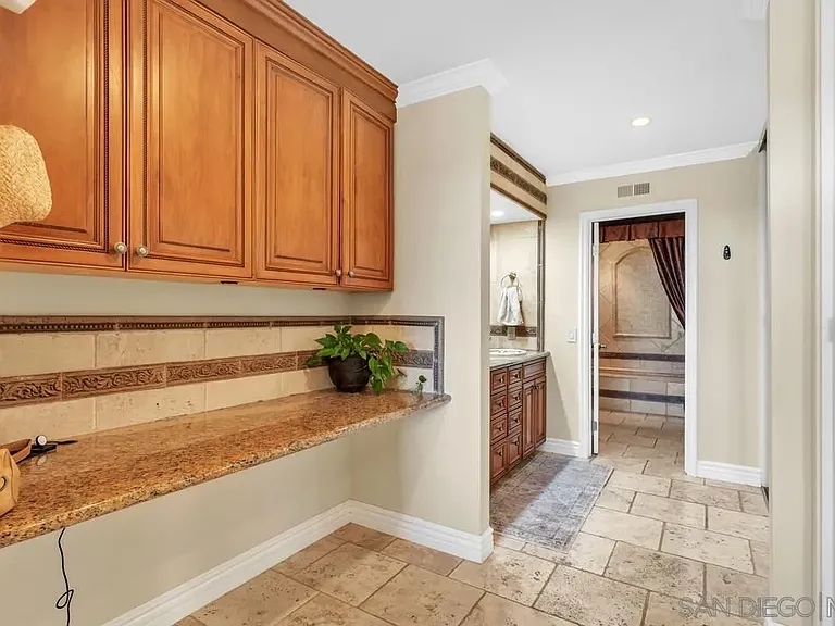 6322 Bernadette Ln — Photo 14