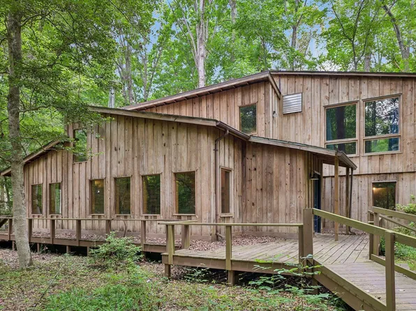 268 Box Turtle Trl, Chapel Hill, NC 27516