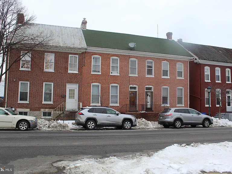 134 E Washington St #1 — Photo 1