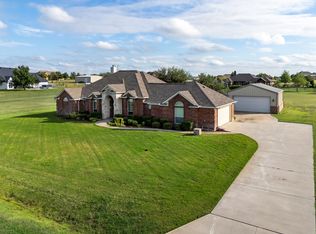 125 Deer Stream Ct, Azle, TX 76020