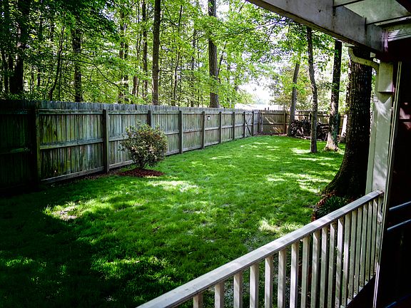3rd image of 928 Lowry Pl