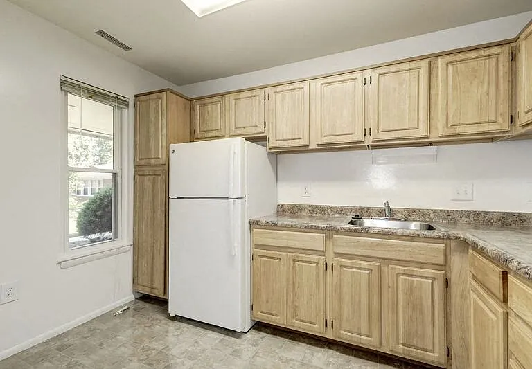 Crossland Apartments — Photo 12
