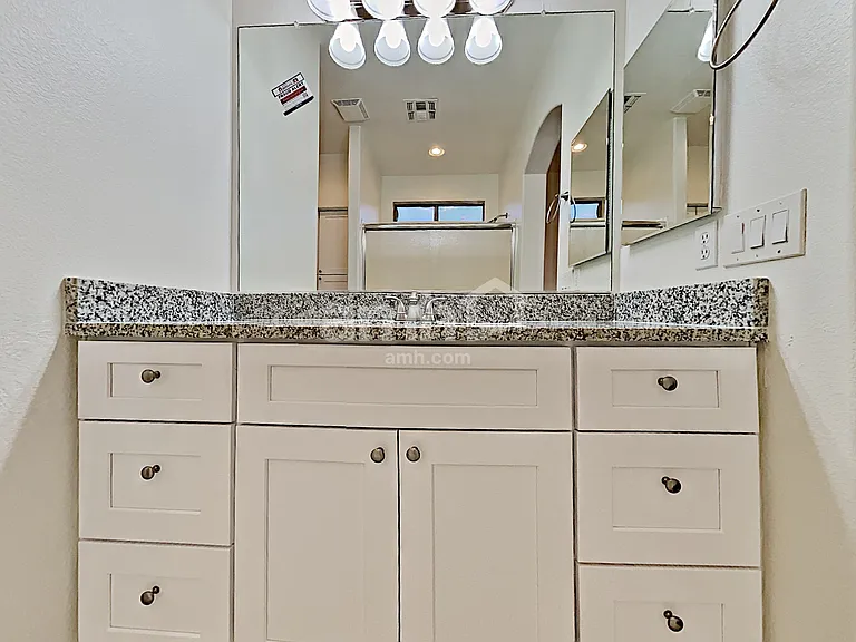 9427 W Potter Dr — Photo 13