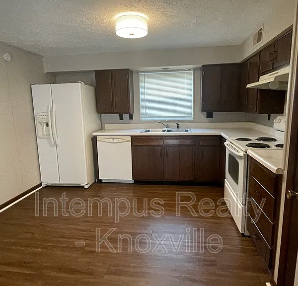8738 Gleason Dr — Photo 6