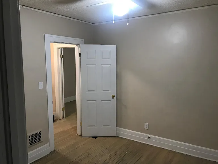 5240 S Clarendon St #5240 — Photo 9