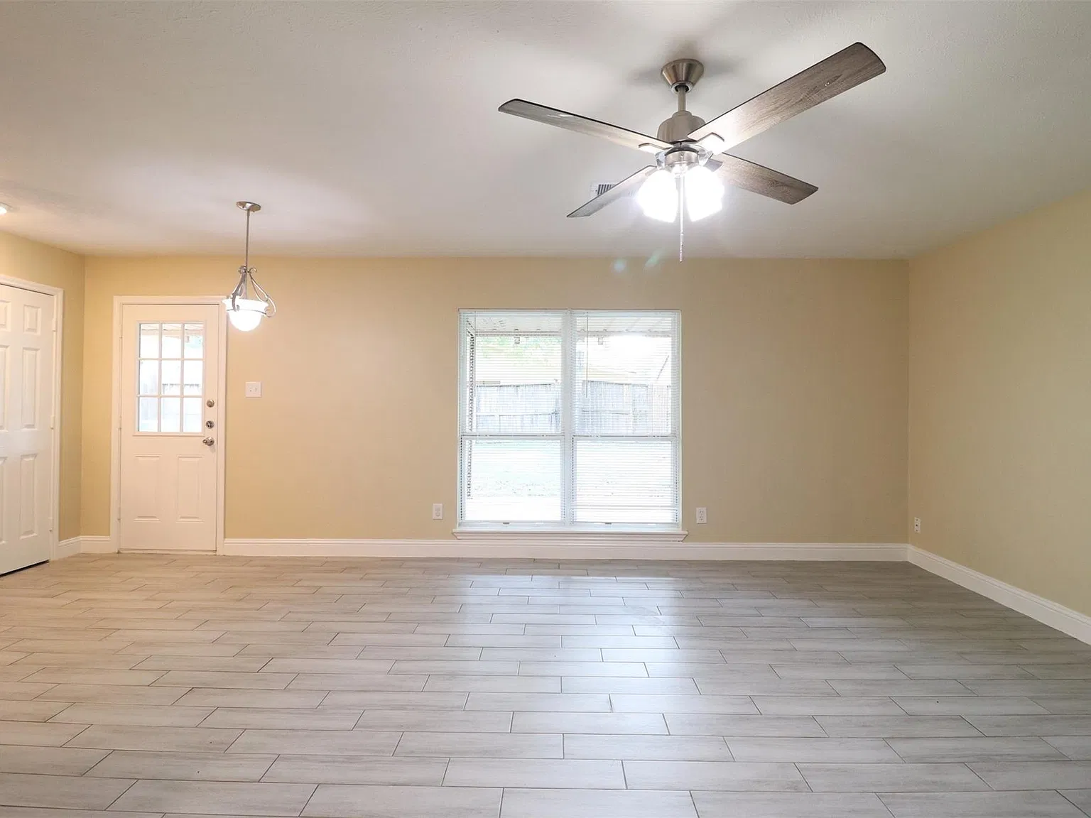 3 bed, 2.0 bath, 1452 sqft, $1,850 — Photo 4