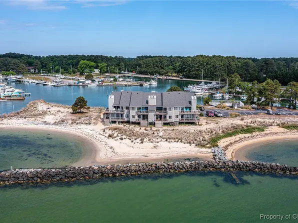 171 Beach Cove Dr, White Stone, VA 22578