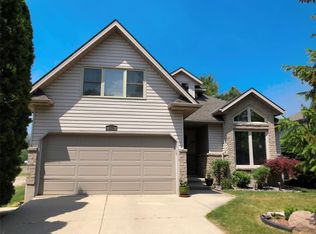 670 Lakeshore Rd, Sarnia, ON N7V 2T2