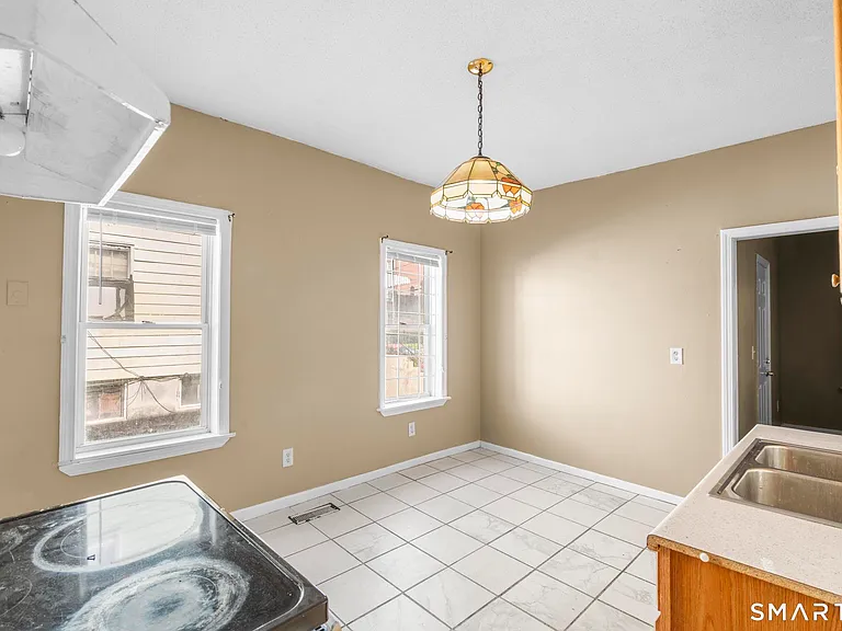 40 Bond St #1 — Photo 3