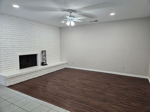 5th image of 3217 Collins Blvd