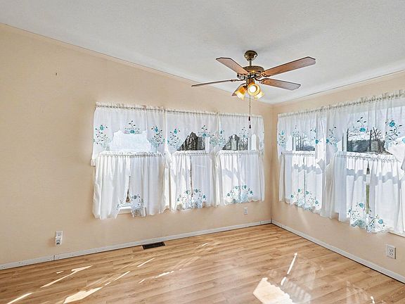 5th image of 21502 26 Mile Rd