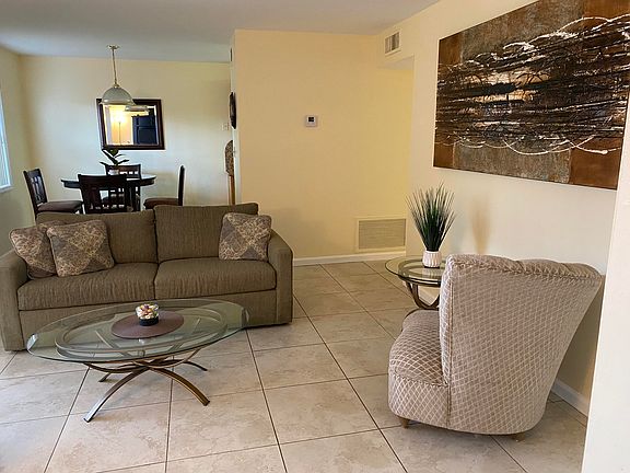 4th image of 905 Palm Springs Blvd APT B