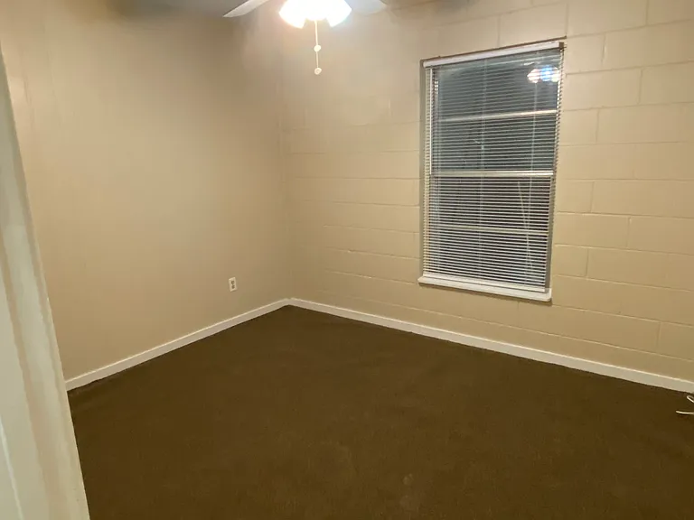 5011 Oleander Dr — Photo 9