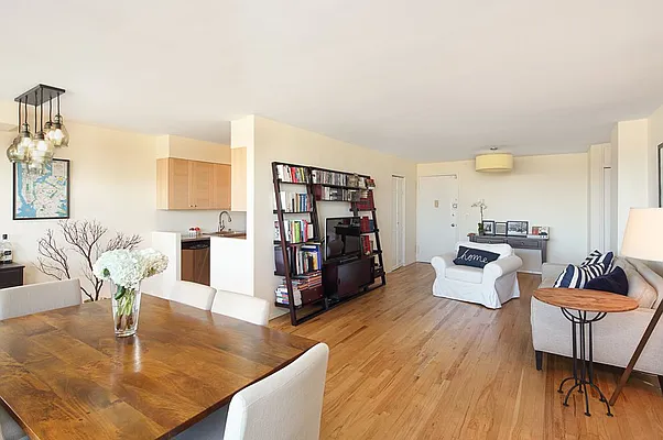 Sold by HomeDax Real Estate | media 2