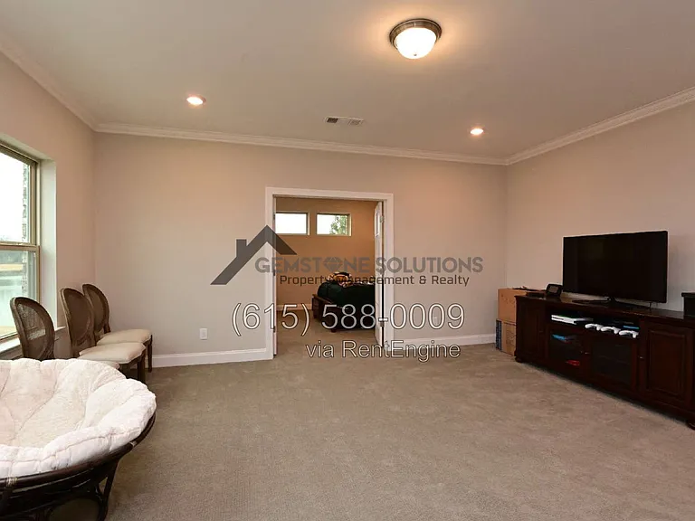 1028 Fenner Ln — Photo 39