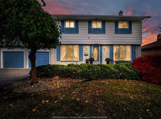 2418 Mark Ave, Windsor, ON N9E 2W3