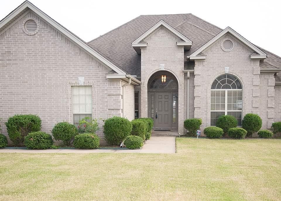 1st image of 206 Maranes Cir