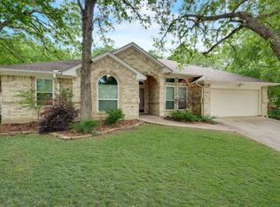 429 Twin Creek Dr, Hurst, TX 76053