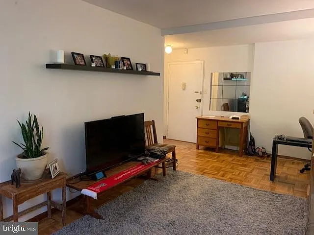 4000 Tunlaw Rd NW #430 — Photo 8