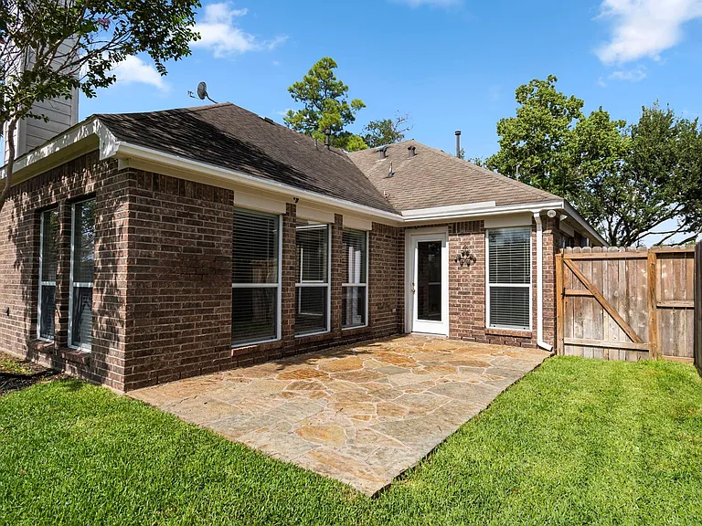 9907 Brandywood Cir — Photo 22