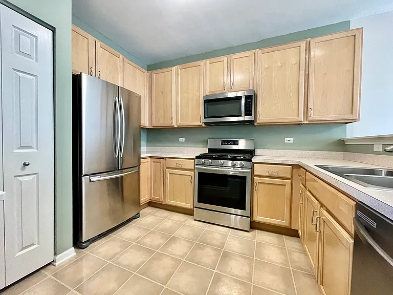 2867 Falling Waters Dr — Photo 5