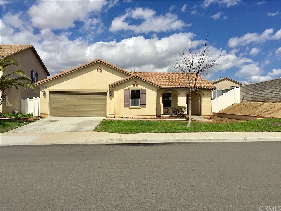 1st image of 1576 Strawberry Dr