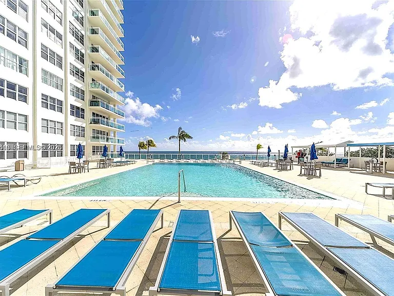 3900 Galt Ocean Dr #111 — Photo 4
