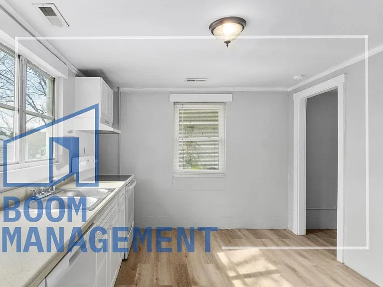 1411 Parham St — Photo 5